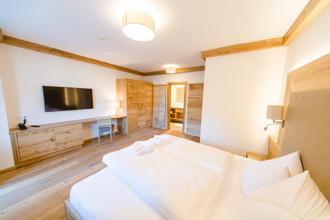 Hotel Giessenbach Fugen Bagian luar foto