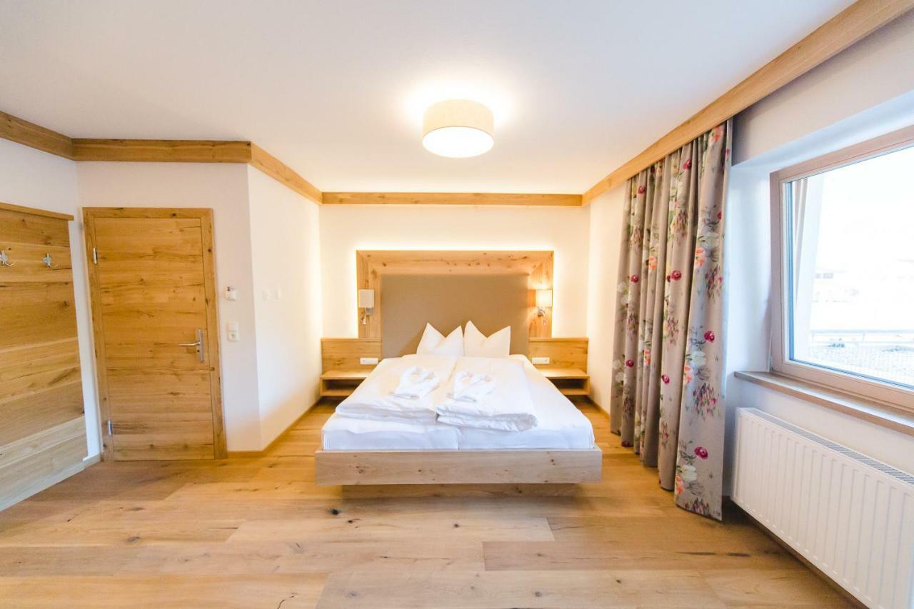 Hotel Giessenbach Fugen Bagian luar foto