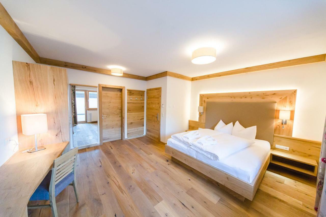 Hotel Giessenbach Fugen Bagian luar foto